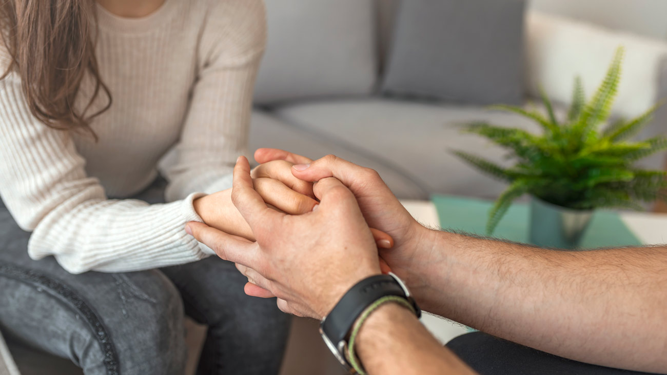 Bipolar & Suicidal Thoughts: Are Those With Bipolar Disorder At Risk Of Suicide?